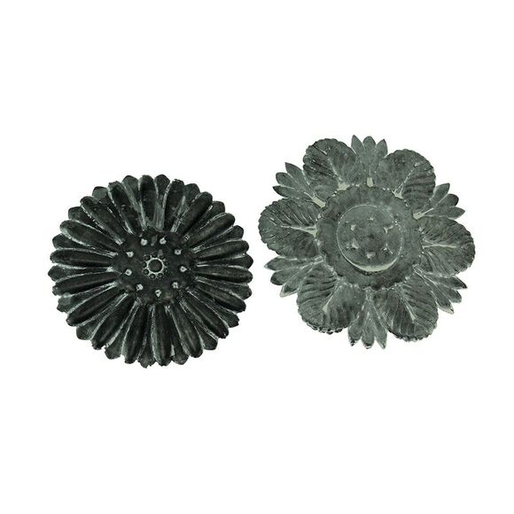 Distressed Embossed Tin Flower Decorative Wall Plaque Set of 2 - Picture 1 of 3